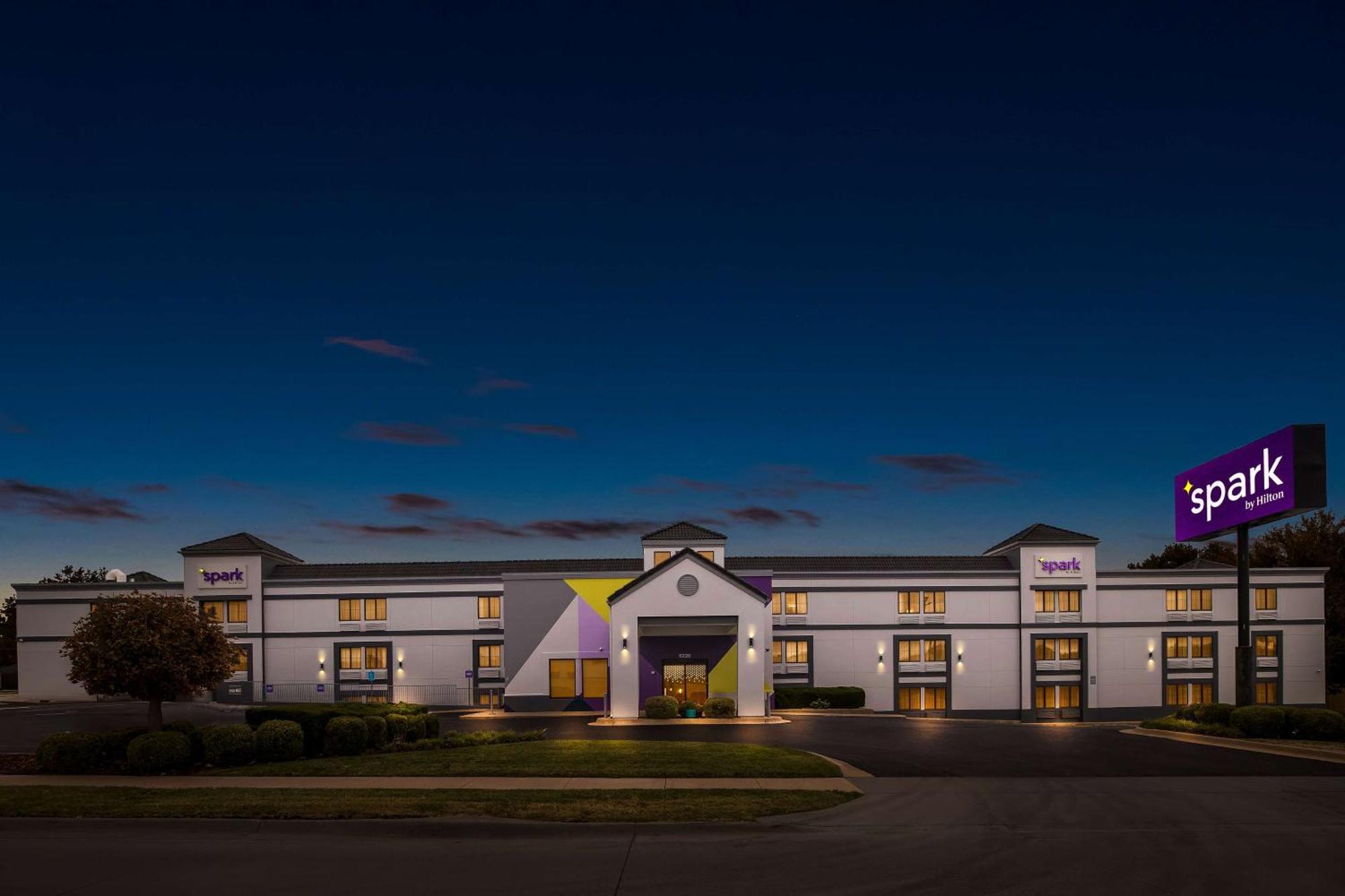Spark By Hilton Wichita East Exterior foto